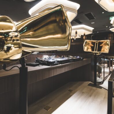 KROME gold customised Air Vantage - Void Acoustics