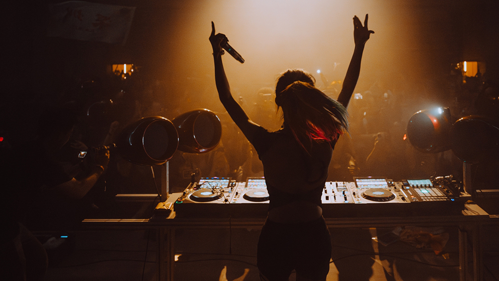 DJ Monitoring